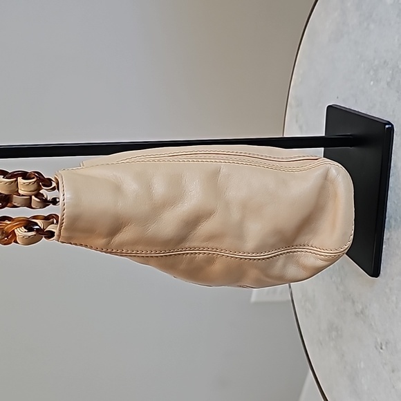 👑AUTHENTIC RARE👑 Vintage CHANEL CC Beige Lambskin Shoulder Tote - Picture 8 of 15